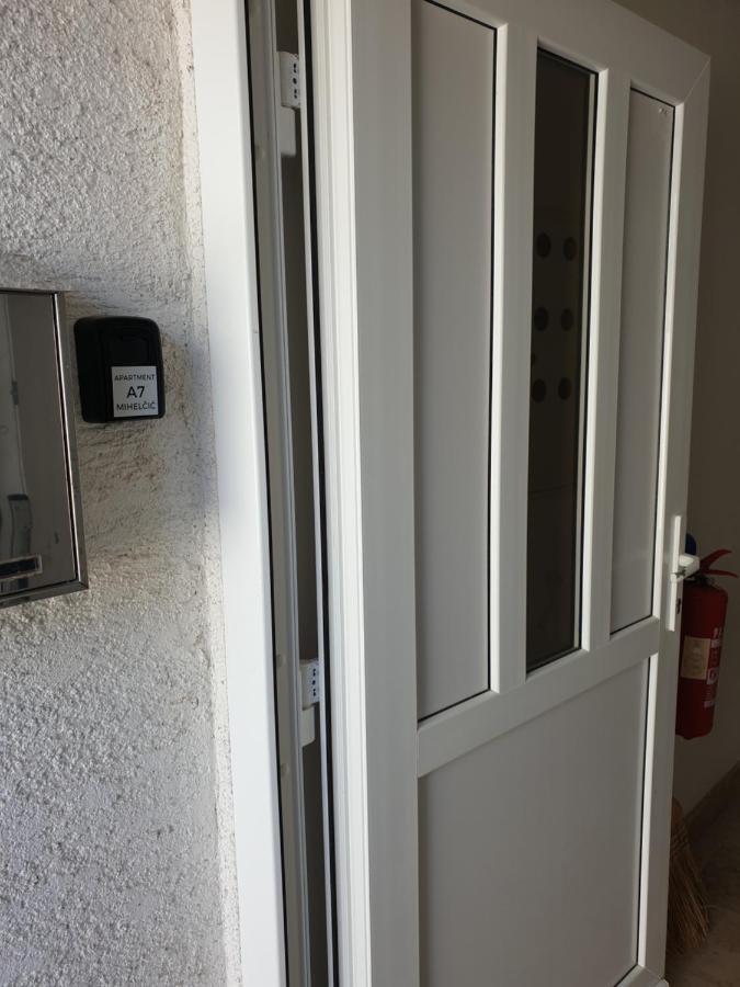 Apartman A7 Njivice Extérieur photo